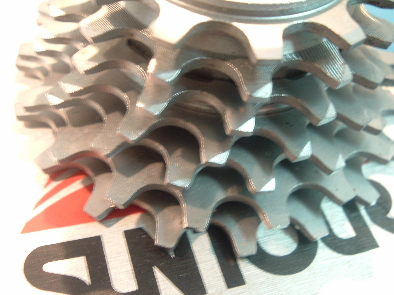 SunTour Winner Pro Ultra 7-Spd 12T-19T Freewheel NEW / NOS Road- Mint-NIB