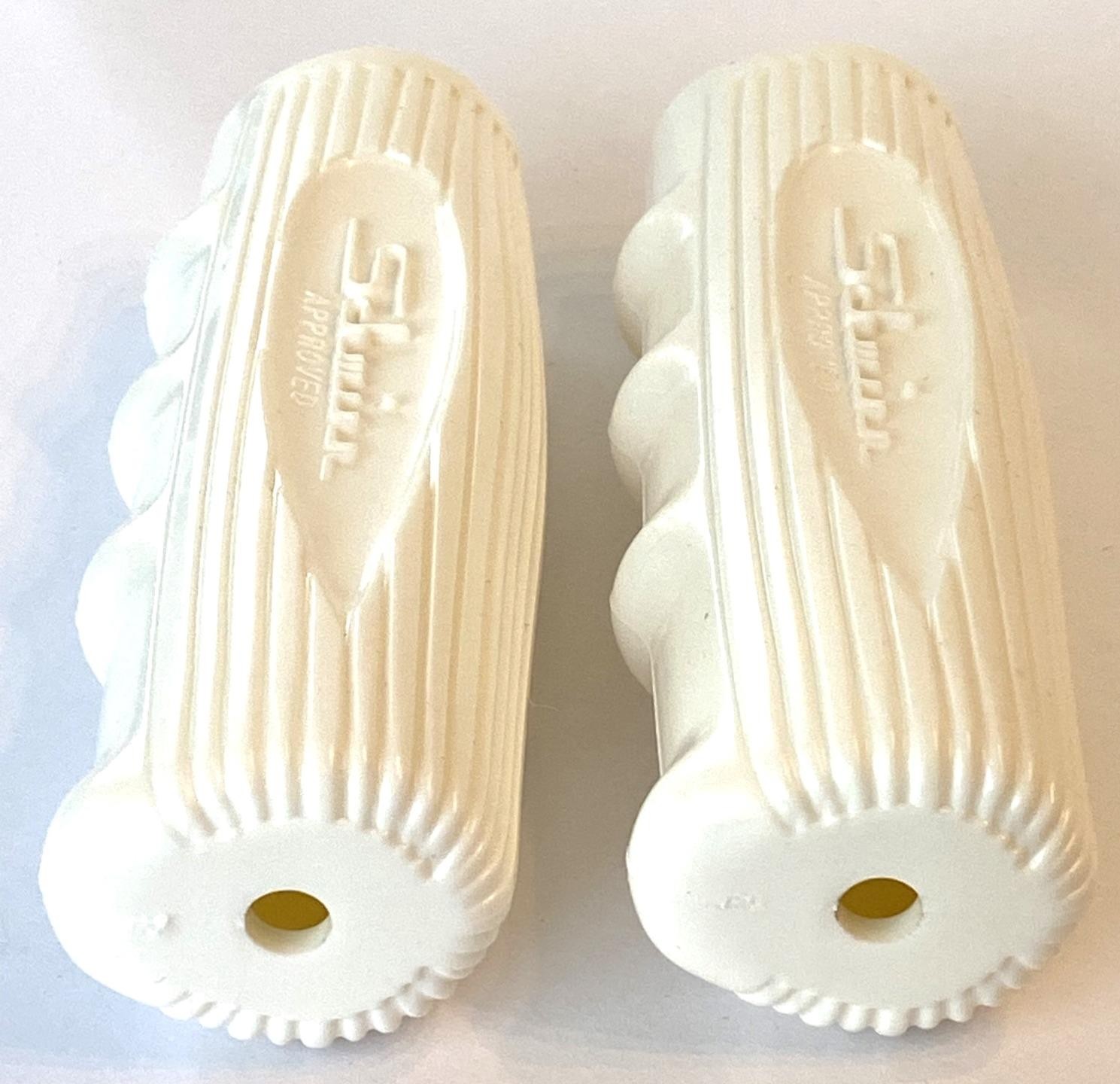 new Schwinn Approved CHUBBY Bicycle GRIPS 1960’s WHITE