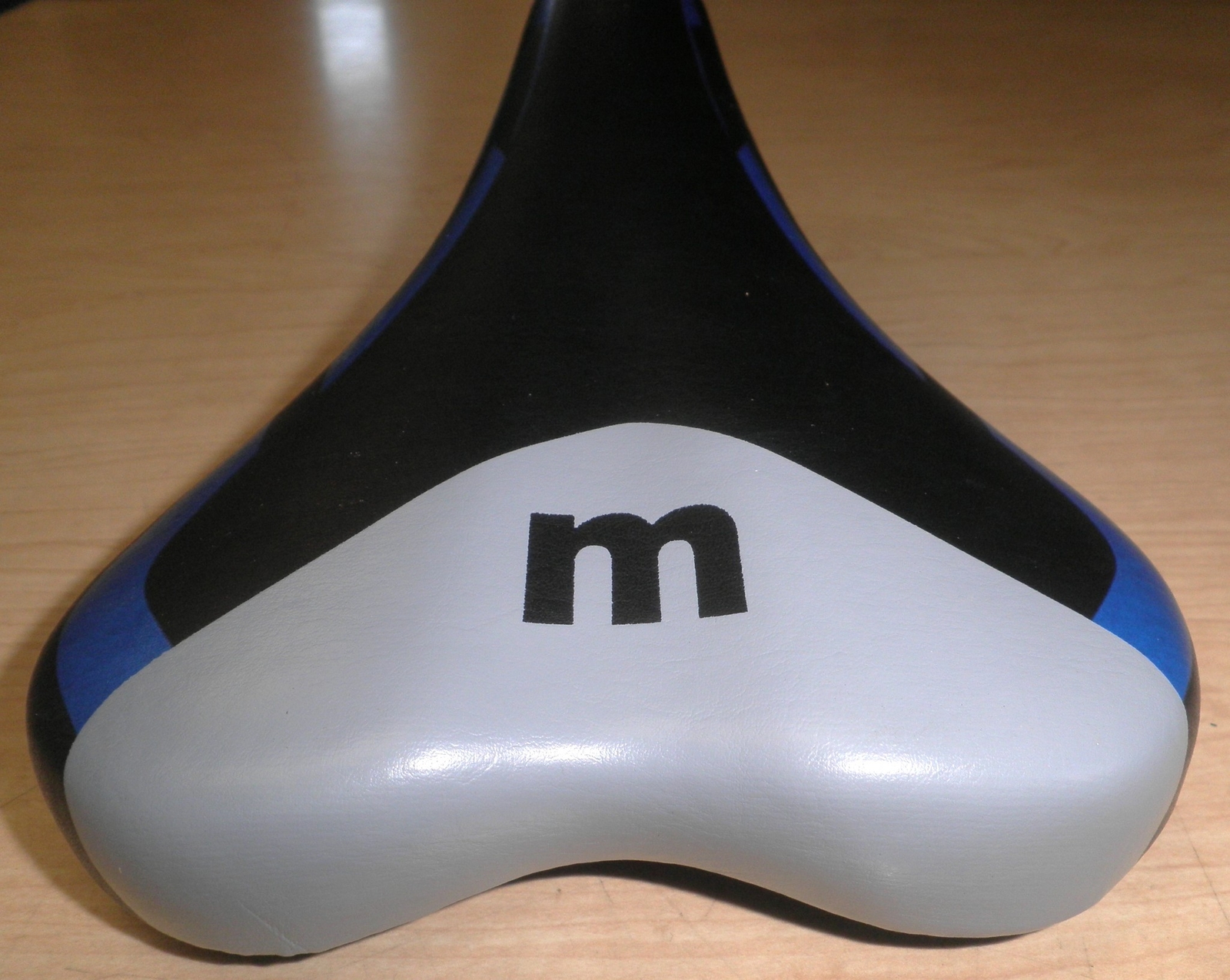 MONGOOSE BLACK/BLUE/GRAY BICYCLE SEAT/SADDLE BIKE PARTS 569