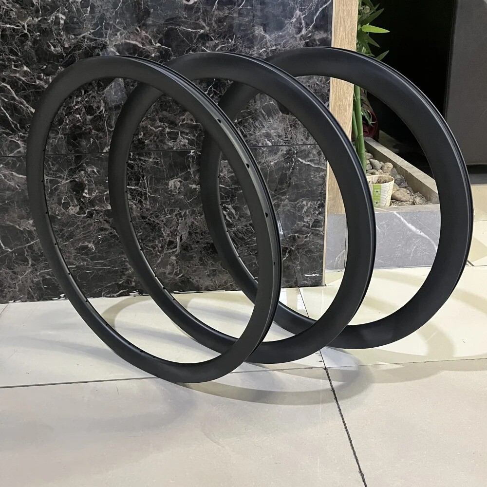 700C Super Light Carbon Rims 28mm Wide 50mm Depth UD Tubeless 24 28 Holes