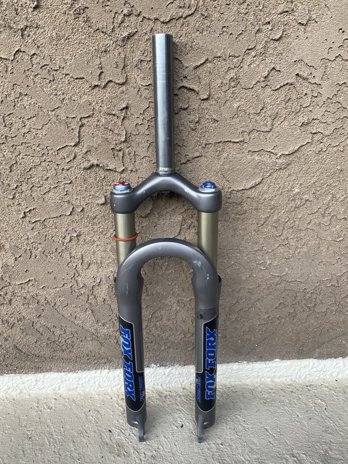 Gray Fox Racing Float 100 RL Straight 1-1/8″ 9mm X 100mmQR 26″ Fork