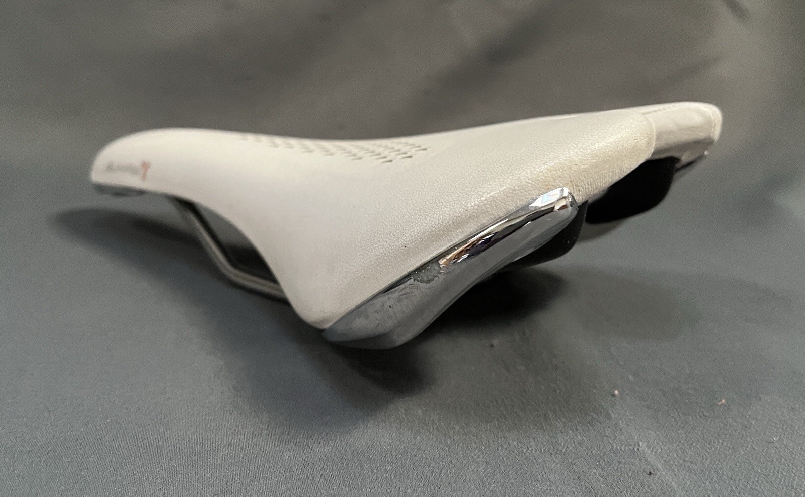Fi’zi:k Aliante Saddle White 145x265mm K:ium Rails 7×7 Twin Flex Road MTB Italy