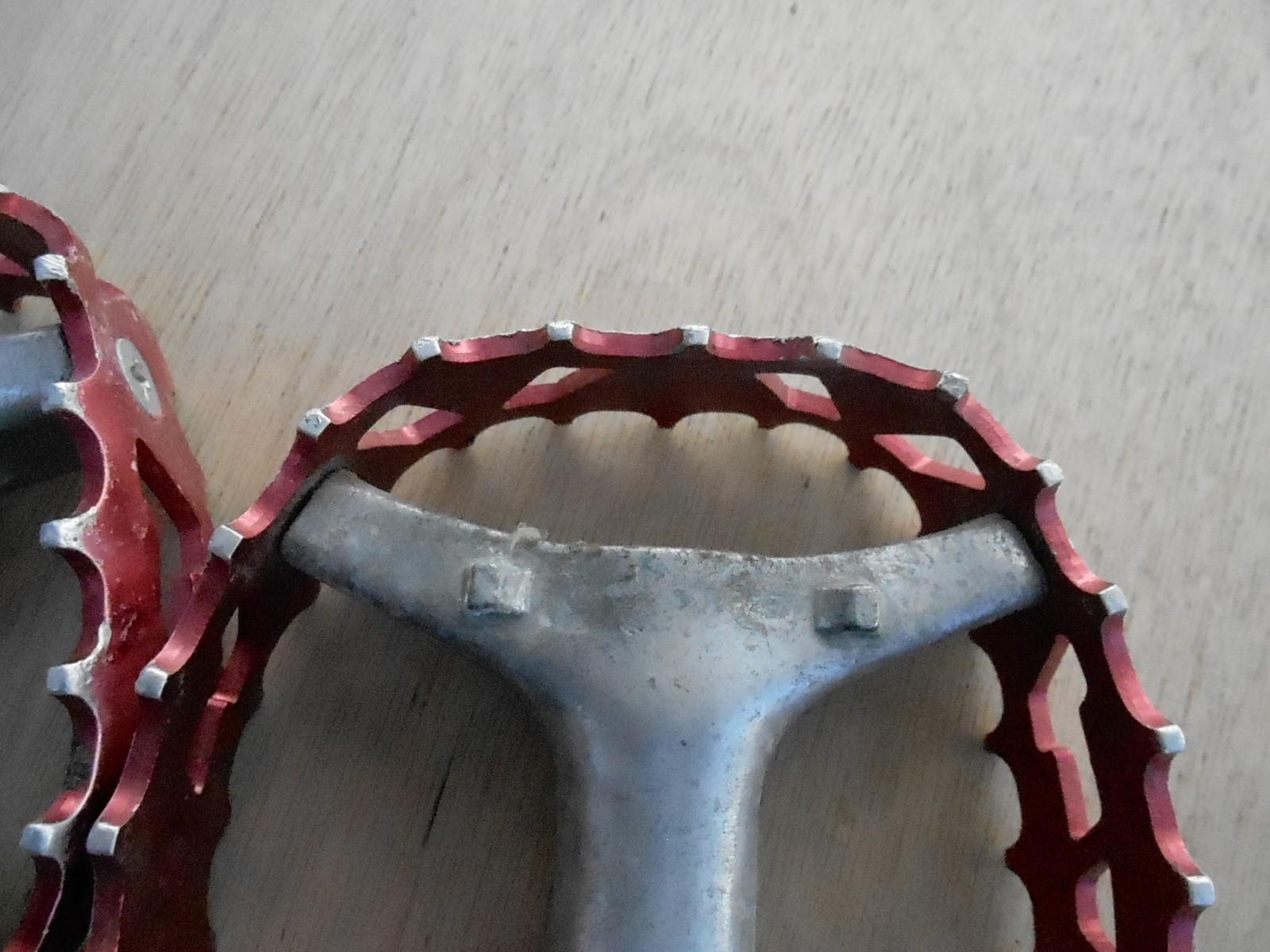 Victor Beartrap 1/2in Pedals in Red Old School BMX