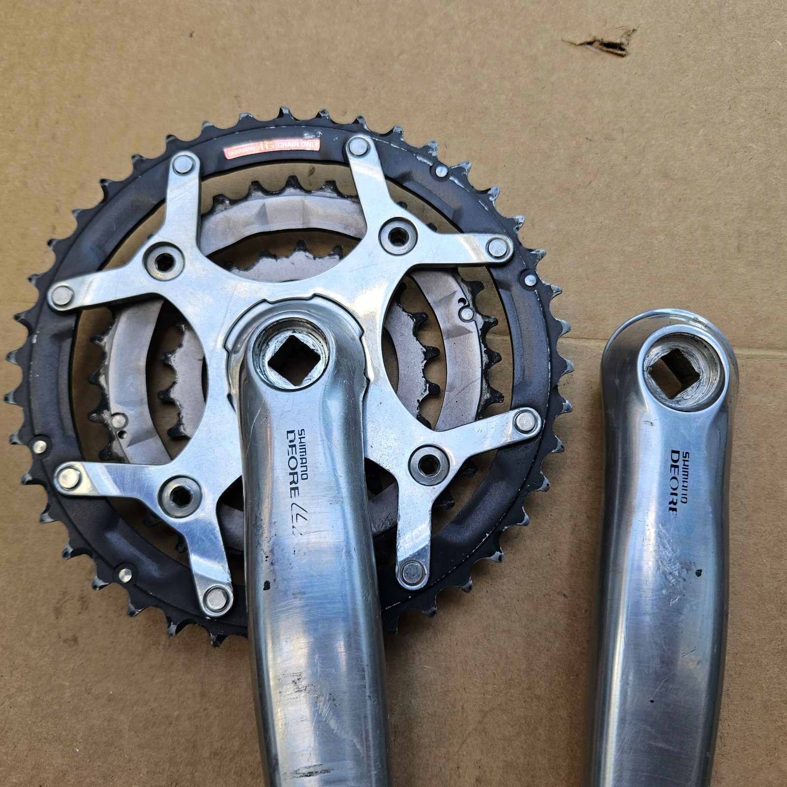 Shimano Deore LX 175mm Triple Crankset FC-M569 44/32/22 Square Taper 104/64 BCD