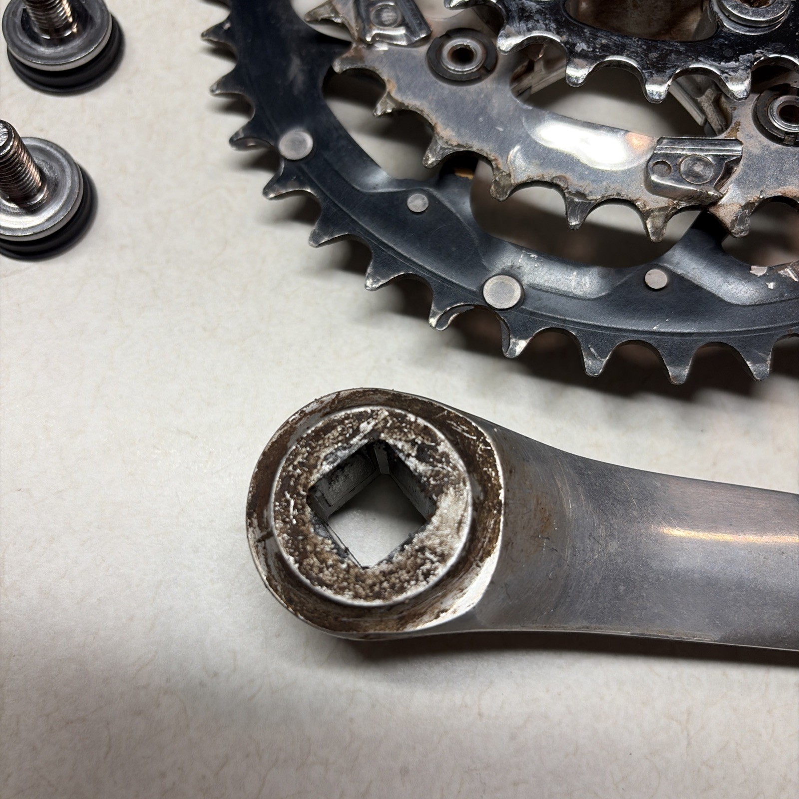 Shimano Deore LX Cranks FC-M563 Triple Mountain Bike 175 Crankset 94BCD 42/32/22
