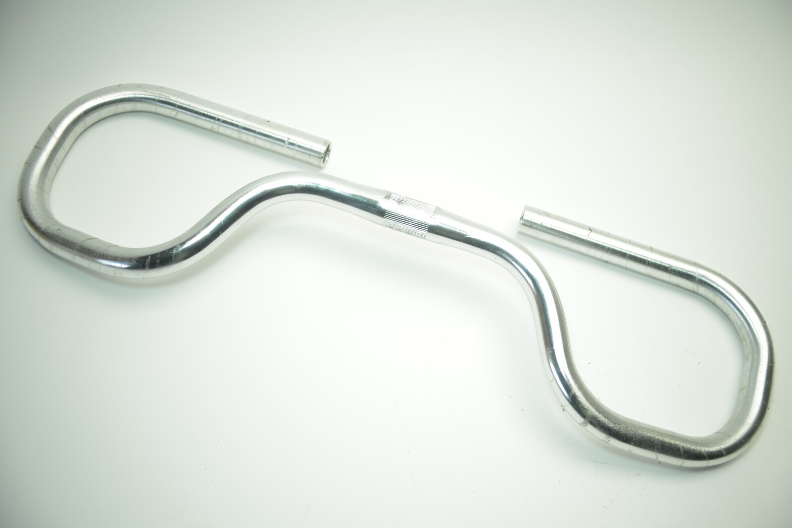 CRISSCROSS DROP-IN HYBRID TREKKING BAR HANDLEBAR 570 MM ALLOY 25.4 MM CLAMP