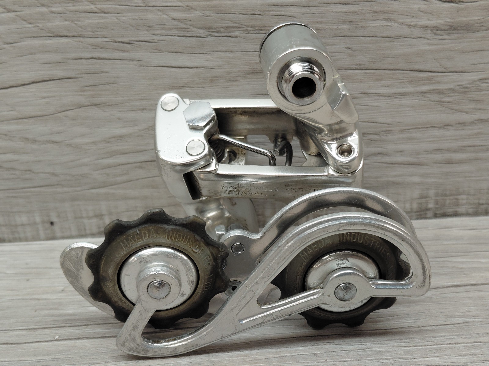 Vintage SunTour Superbe 1st Gen Rear Derailleur Short Cage Silver – Japan