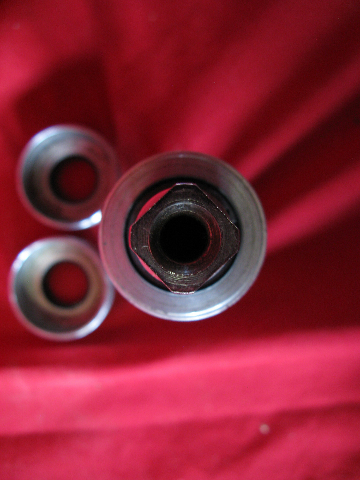 EDCO threadless Bottom Bracket
