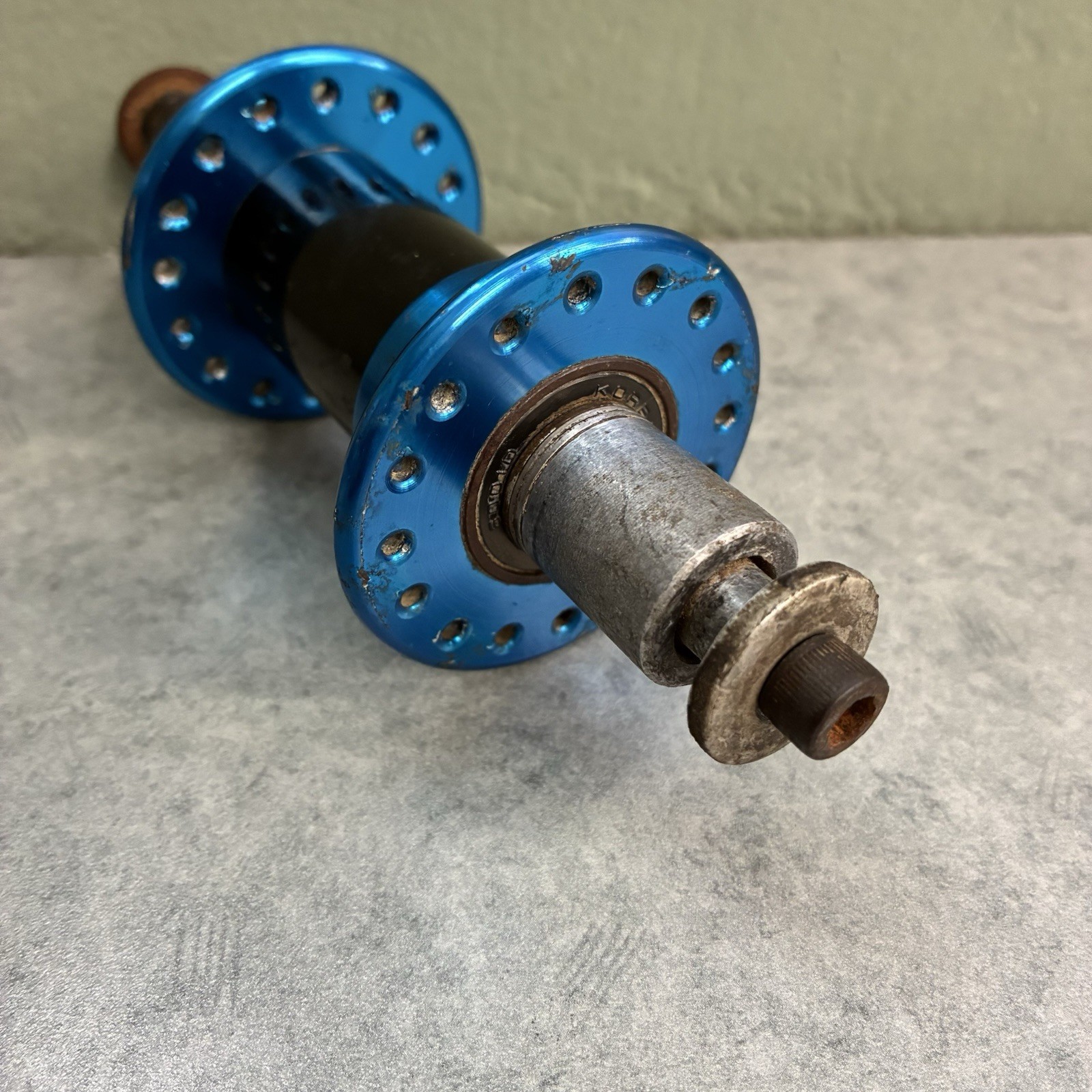 Blue / Black Bullseye 32 Hole MTB Sealed Bearing Hubs Vintage MTB / BMX USA Made