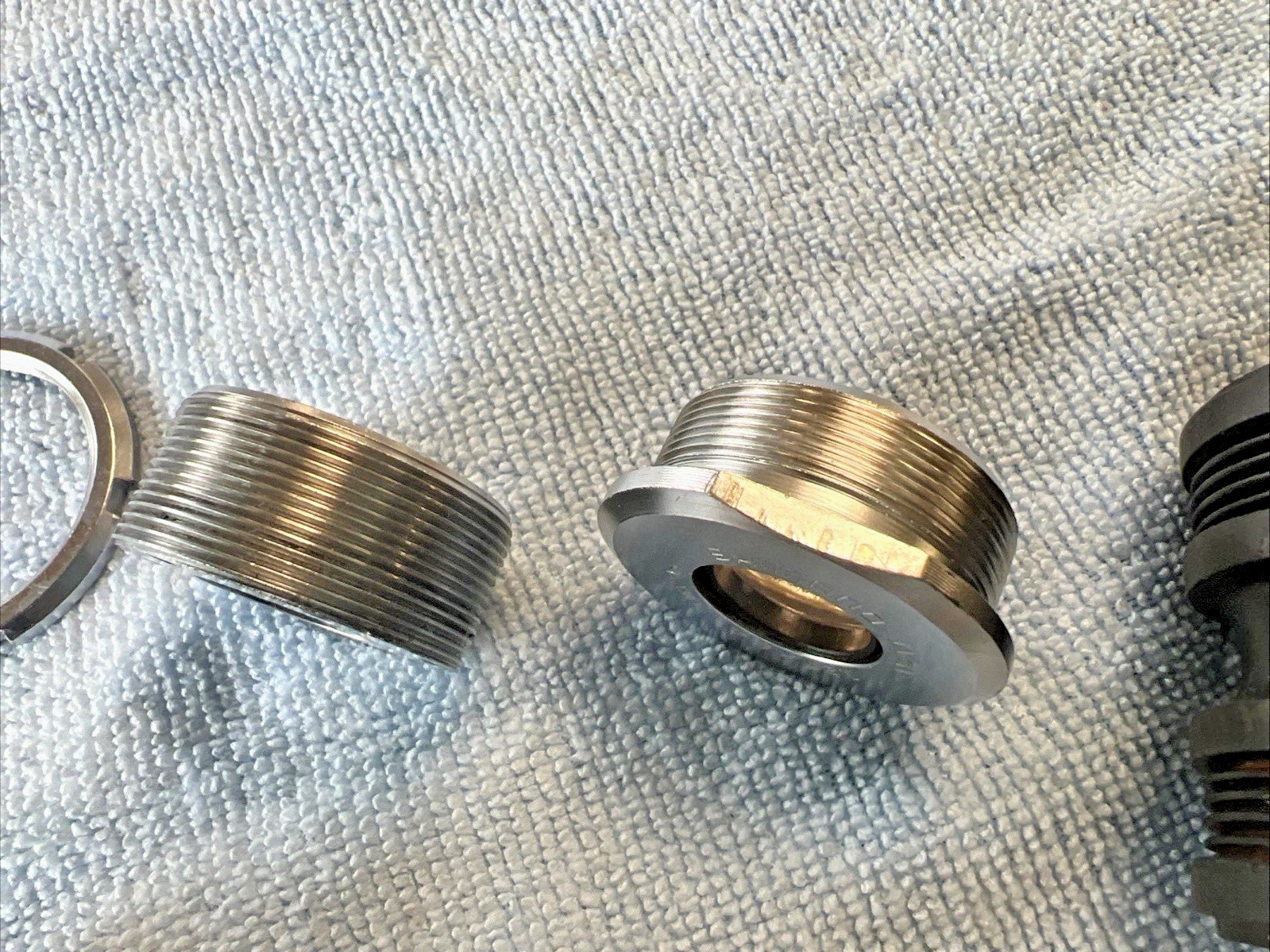 Shimano Deore XT BB-M730 Bottom Bracket – 68 x 122.5MM BSA English