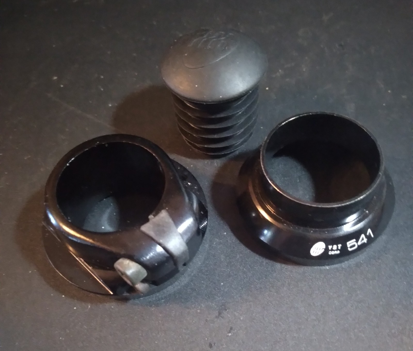 NOS YST Bicycle Headset Lot – 541 Black 1-1/8″ Threadless/ Tapered Bearing Lot