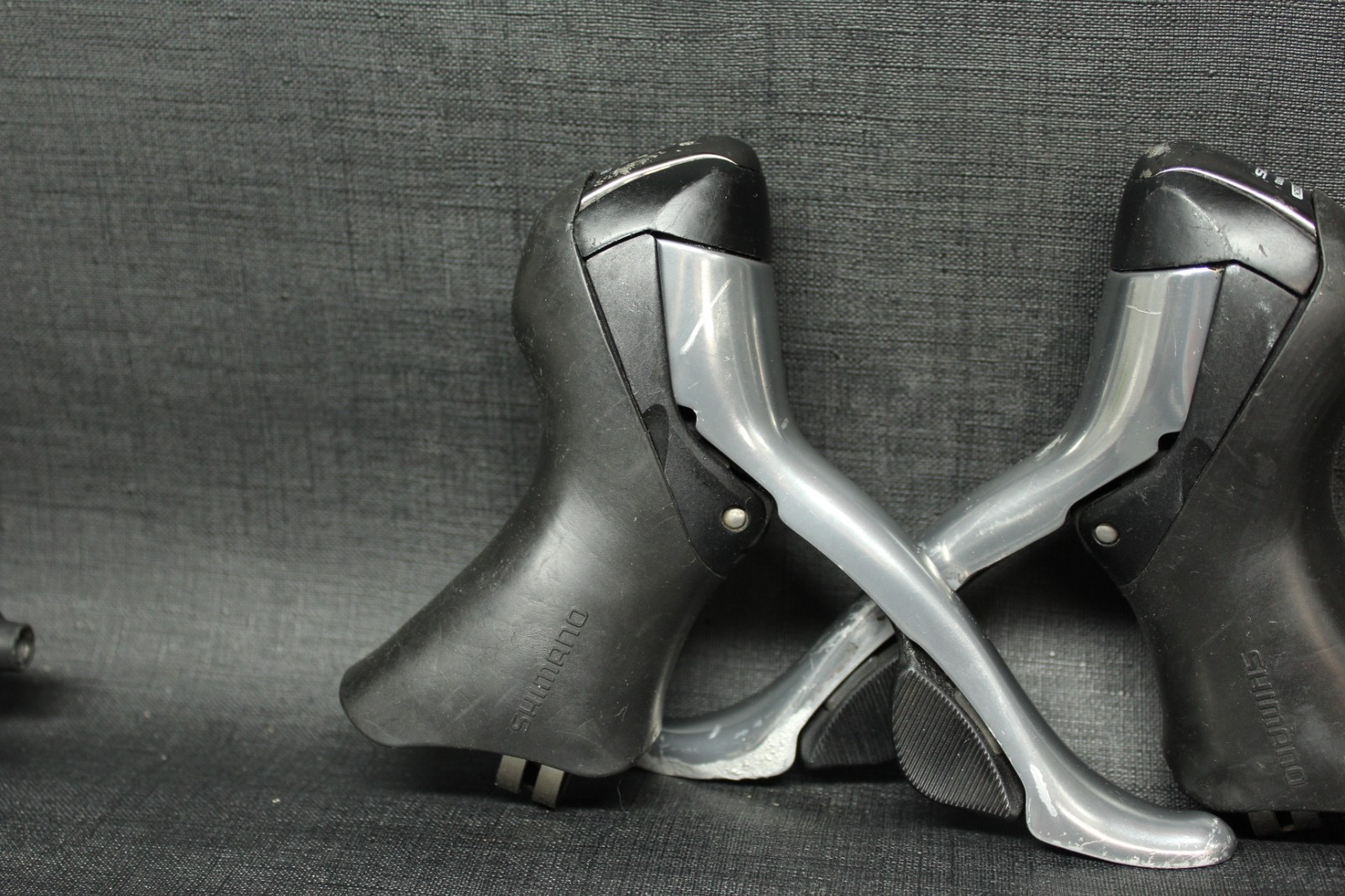 Vintage SHIMANO 105 ST-5600 , 2/3 x 10 speed Road bike Shifters, brake levers.