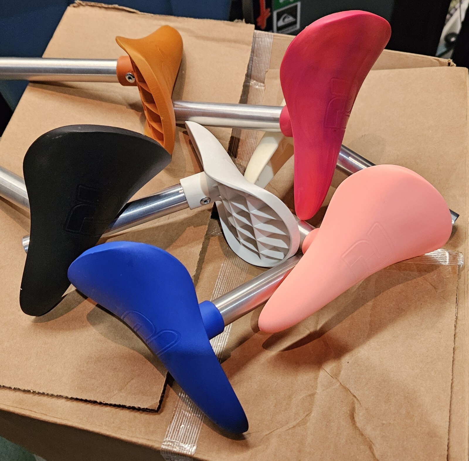 Bmx Round 2 seat 22.2mm or 25.4mm Lot Cycling USA MADE
