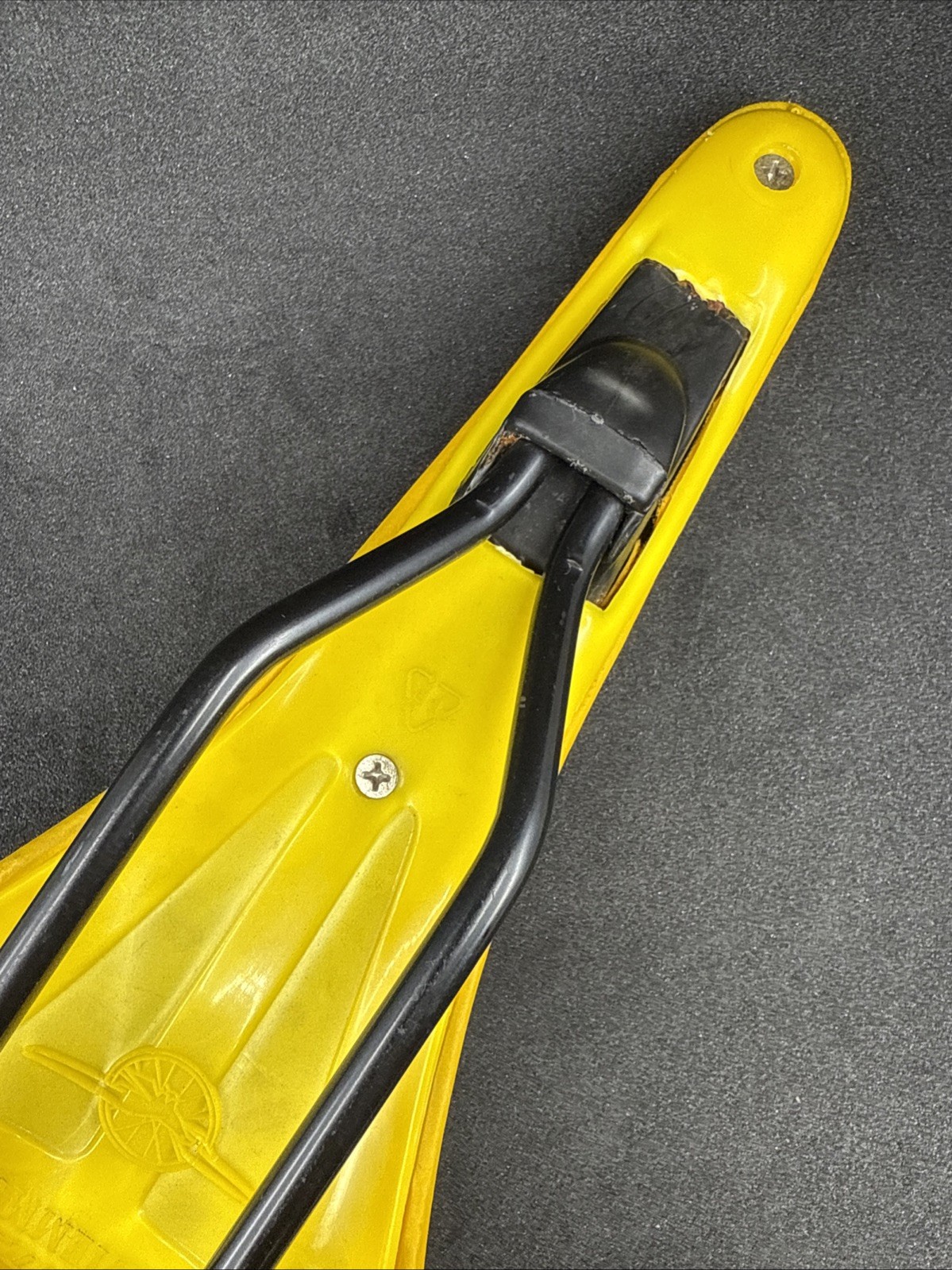 Gipiemme PENTA Saddle Dual Shock Absorber Yellow Steel Rails 270mm x 140mm