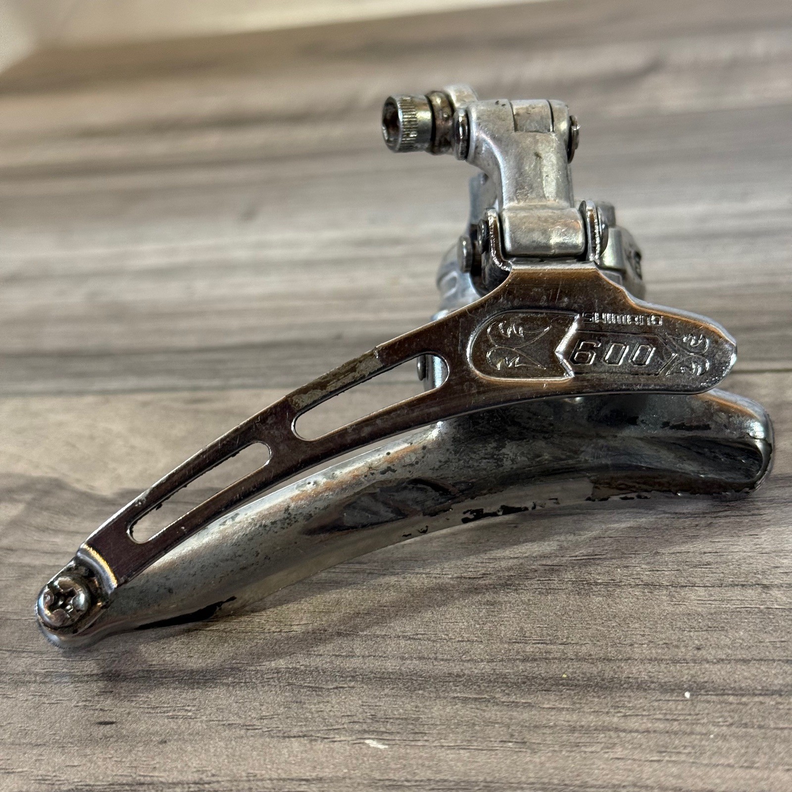 Shimano 600 Arabesque Front Derailleur 28.6 Clamp Bottom Pull