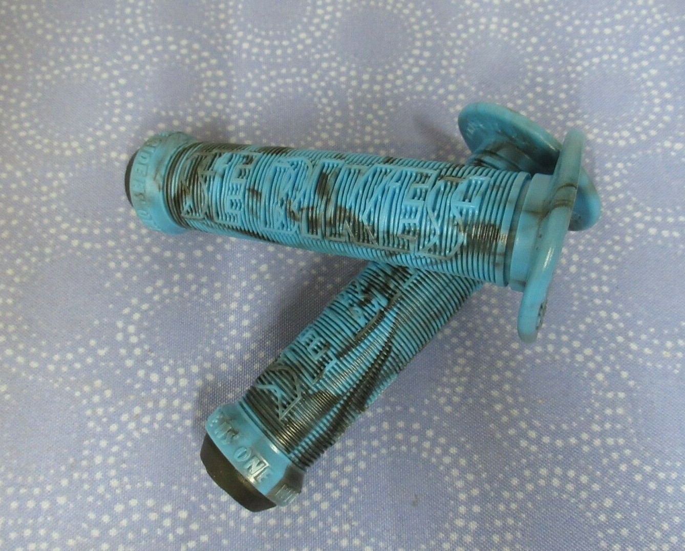 SE Racing BMX Bike Life Blue Swirl Flanged Handlebar Grips 5-1/2″ Fit 7/8 Bar