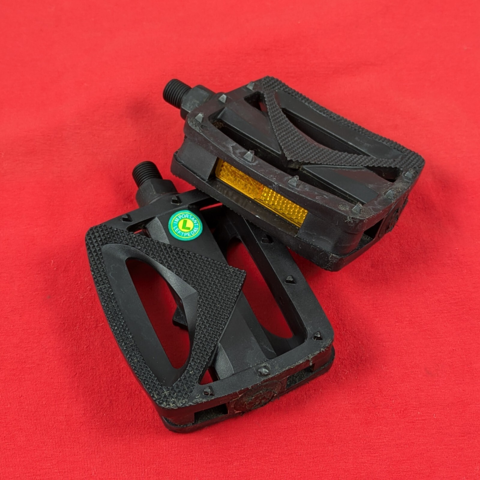 VP 875 Pedals Flat Double-Sided Amber Reflectors 9/16