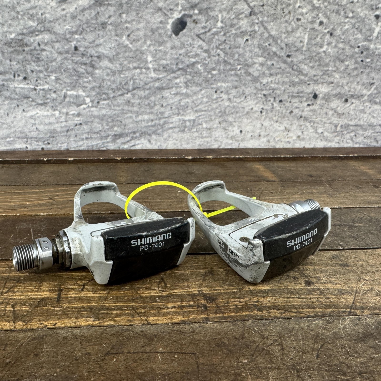Vintage Shimano Dura-Ace PD-7401 Clipless Road Pedals 9/16 Silver Pair LOOK 7400