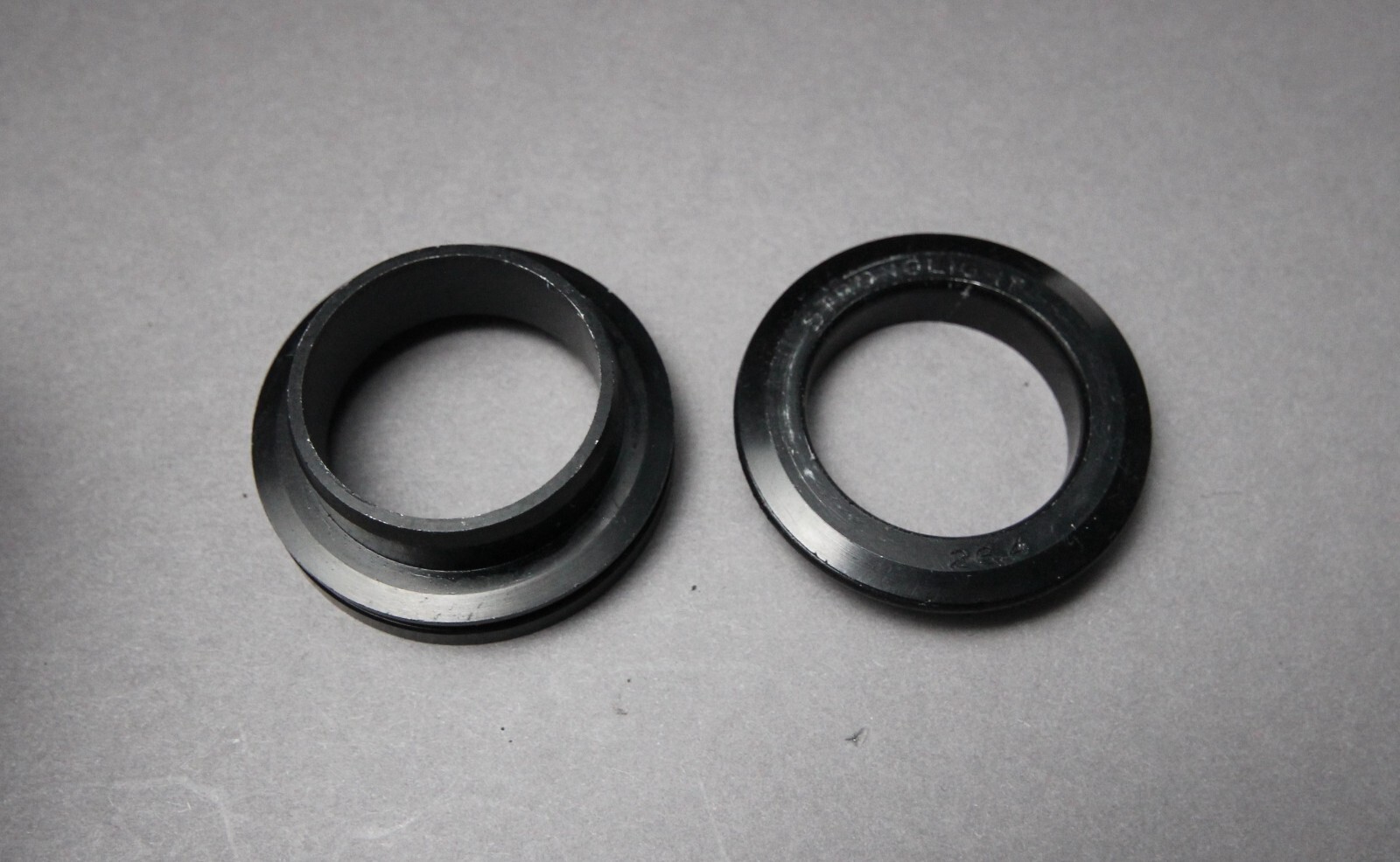 Stronglight X14 France Headset / 1″ / BC1 ISO / 122g / Black Alloy