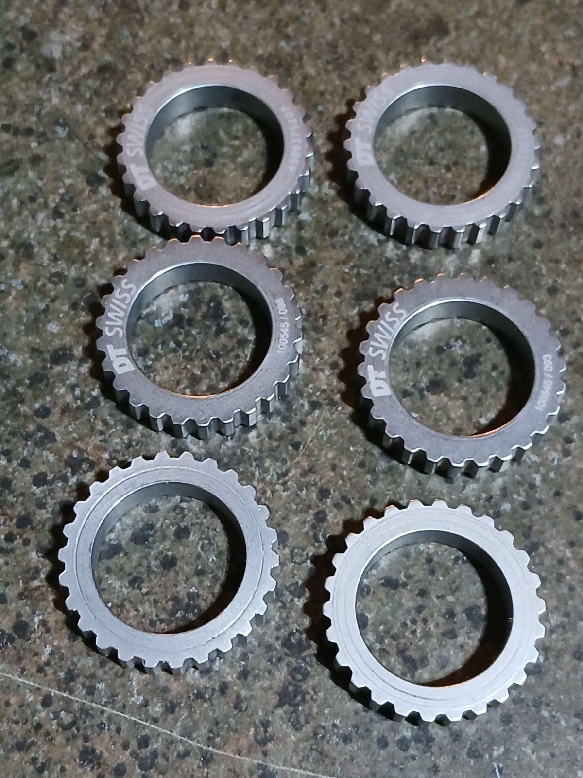 DT Swiss star ratchets, springs, grease – quantity of 6