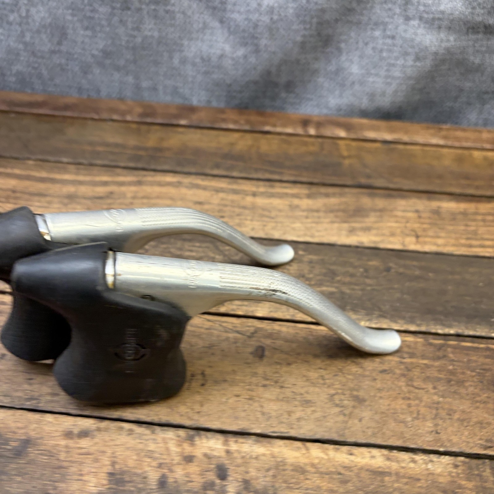 Vintage Dia-Compe Brake Levers Pair Non-Aero Hoods 4-Finger Drop Bar NO Clamps