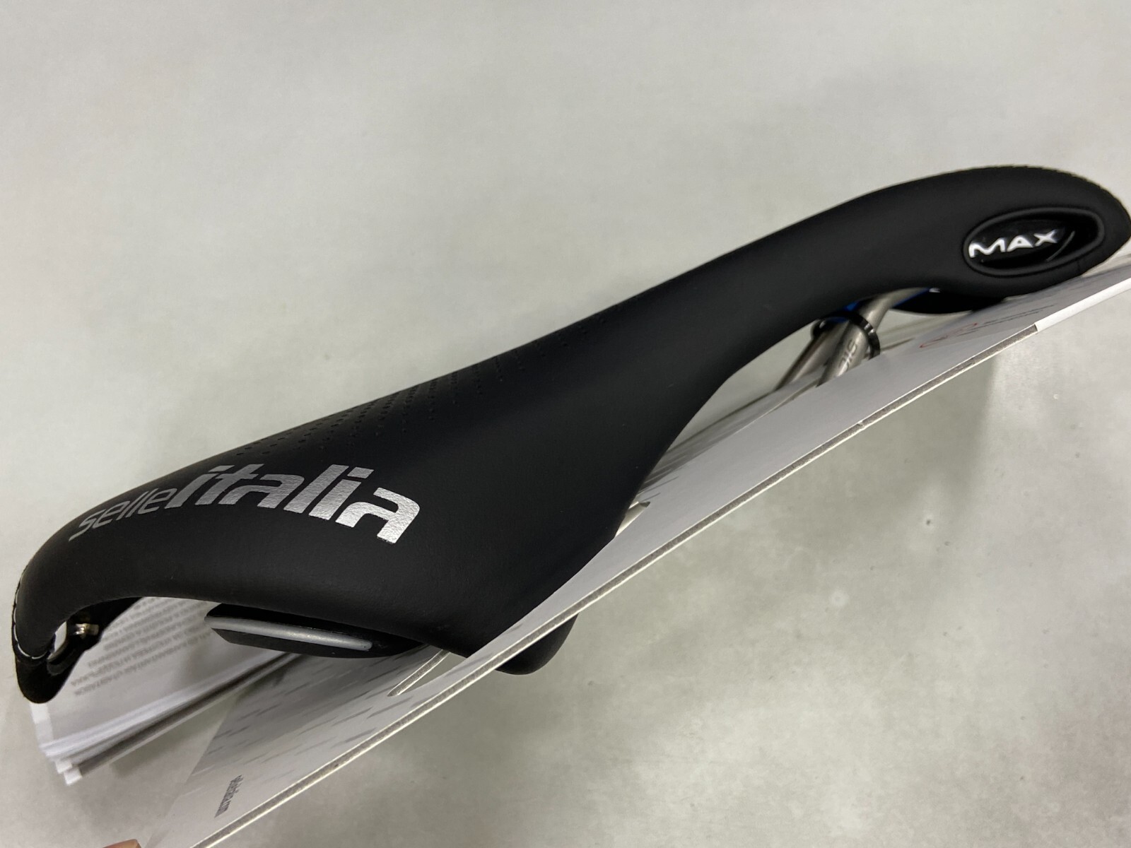 Selle Italia Max Flite Gel Superflow L3 146×290 mm Ti 316 Rail Saddle (Black)
