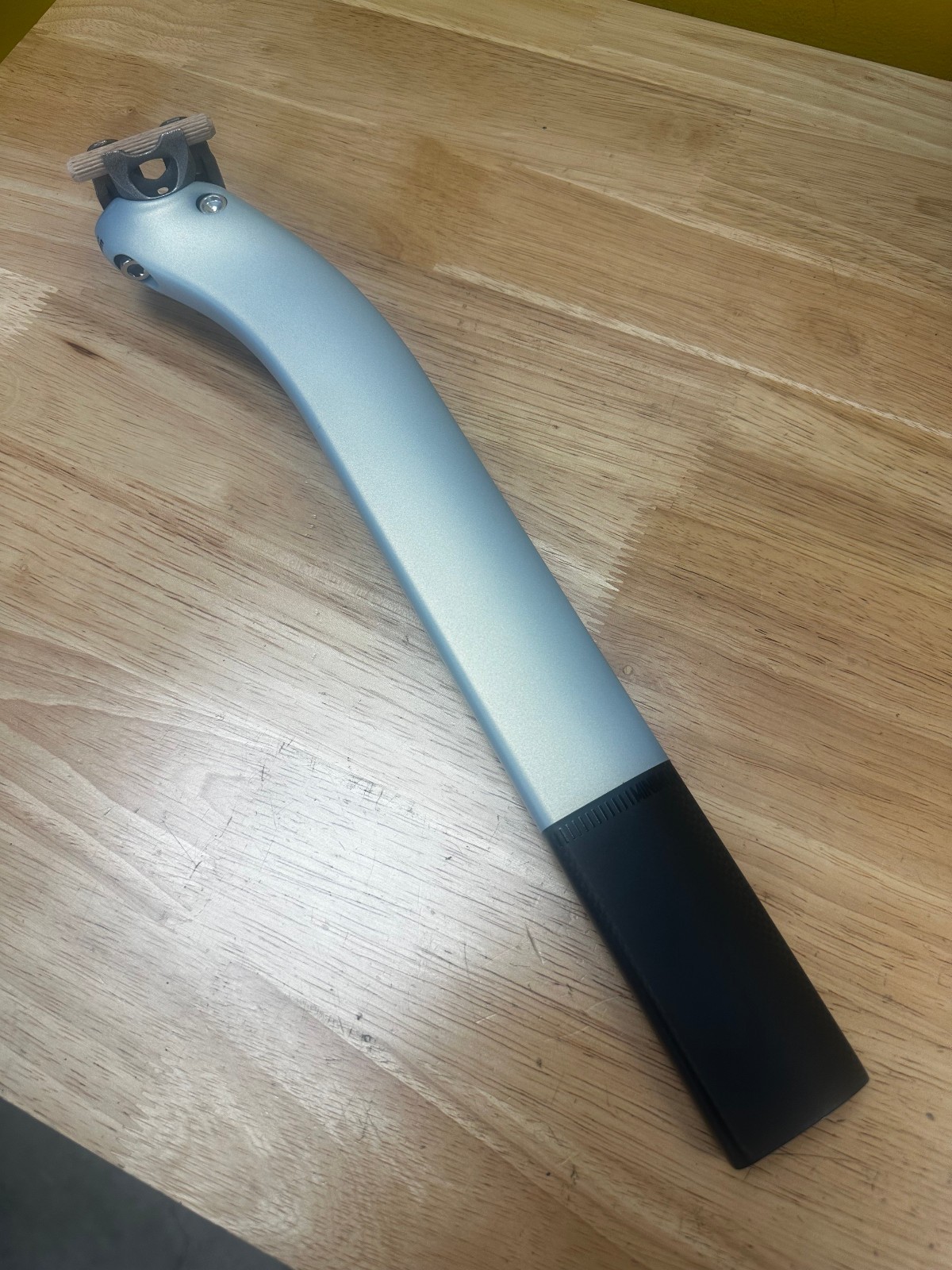 Pinarello Dogma F 20 mm offset Seatpost – LUXTER VENICE color – NEW