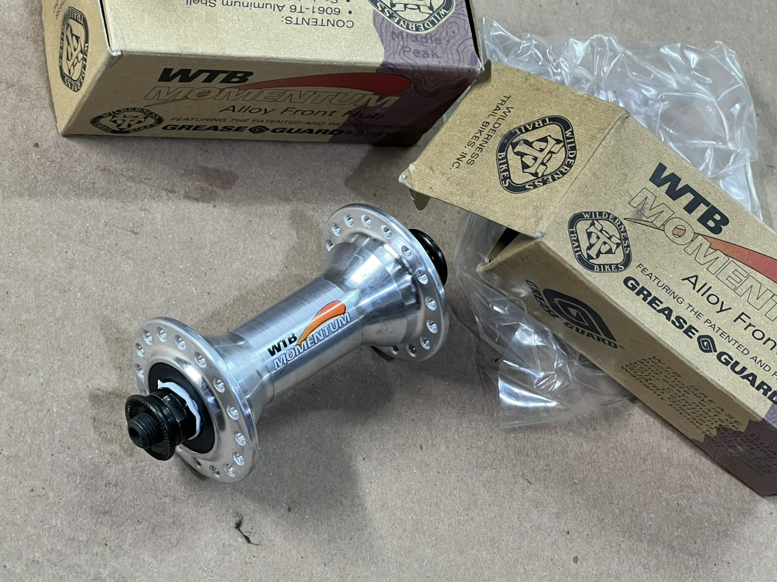 WTB Momentum Alloy Front Hub 100mm. 32H. Grease Guard
