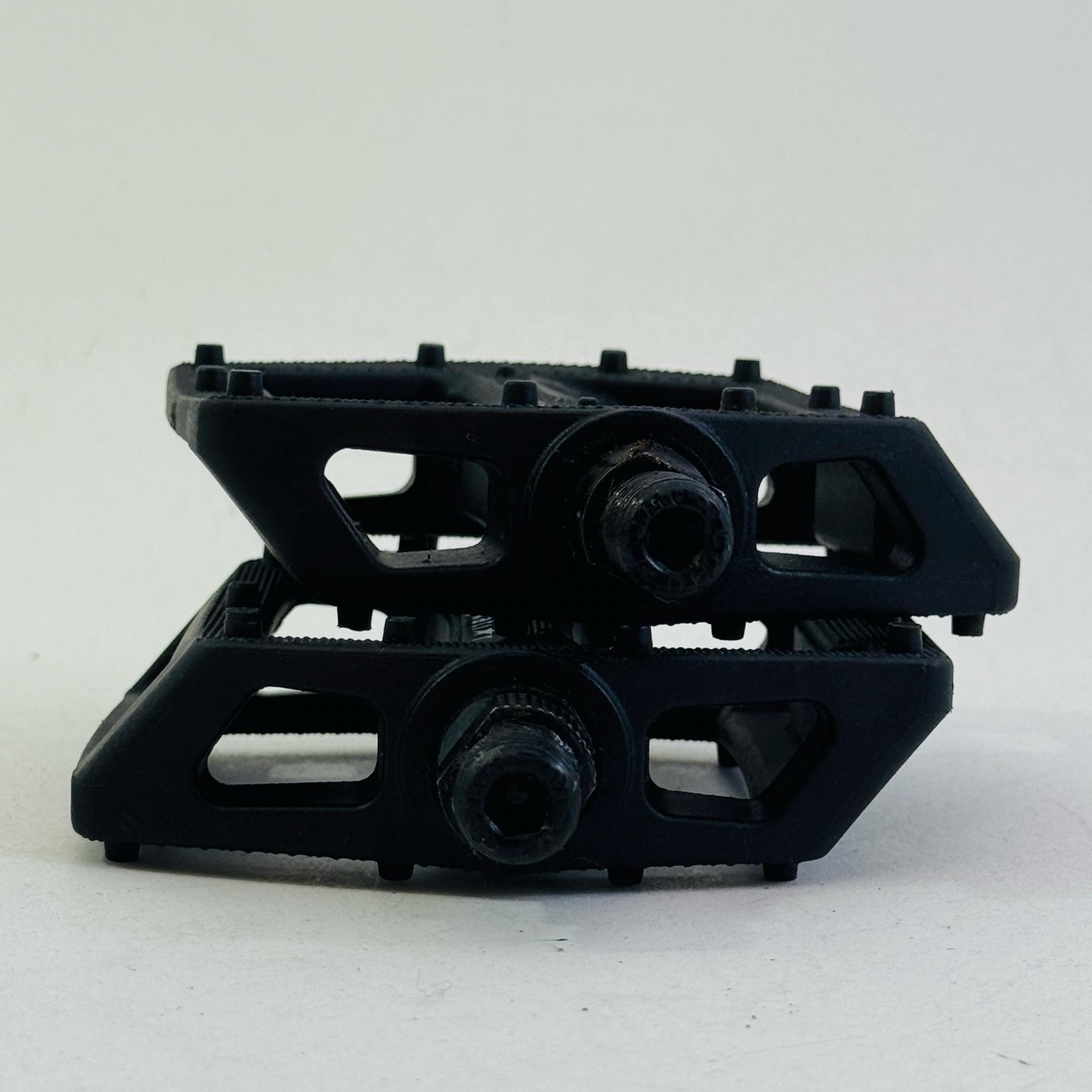 Vintage Fyxation Platform Bike Pedals 9/16″ Pair Black Plastic MTB BMX A56