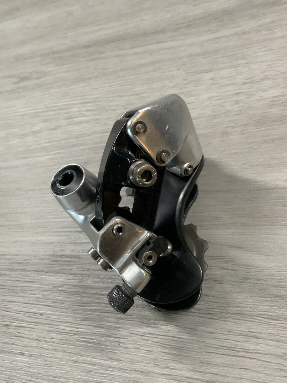 MAVIC SHORT CAGE REAR DERAILLEUR WITH MAVIC WHEELS MODEL 840