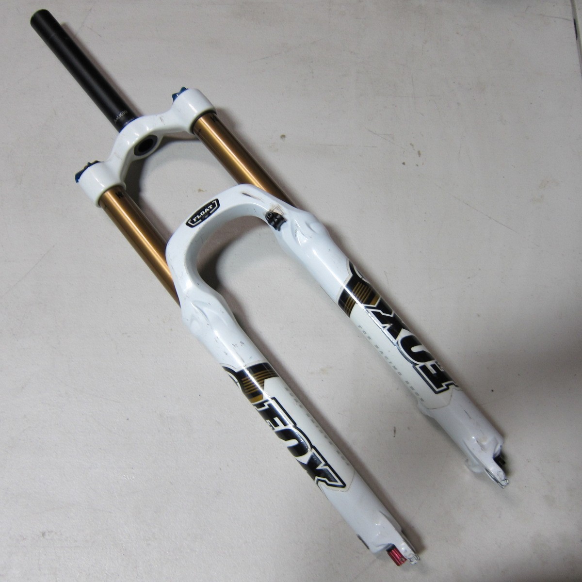 Fox 32 Float CTD FIT 26” 140mm QR Disc Kashima Mountain Bike Fork 140mm White