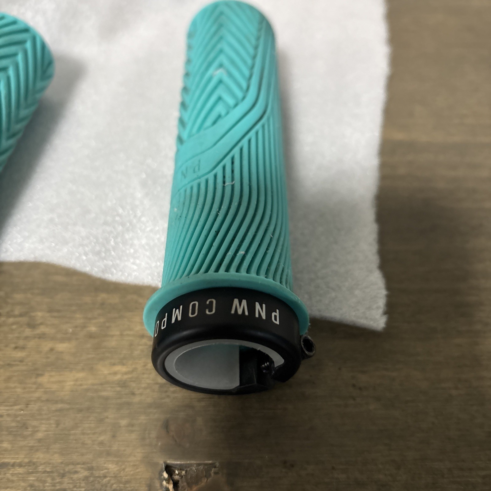 X Large Seafoam Teal Mountain Bike MTB Grips 30mm 34mm 25A Durometer Durable Set