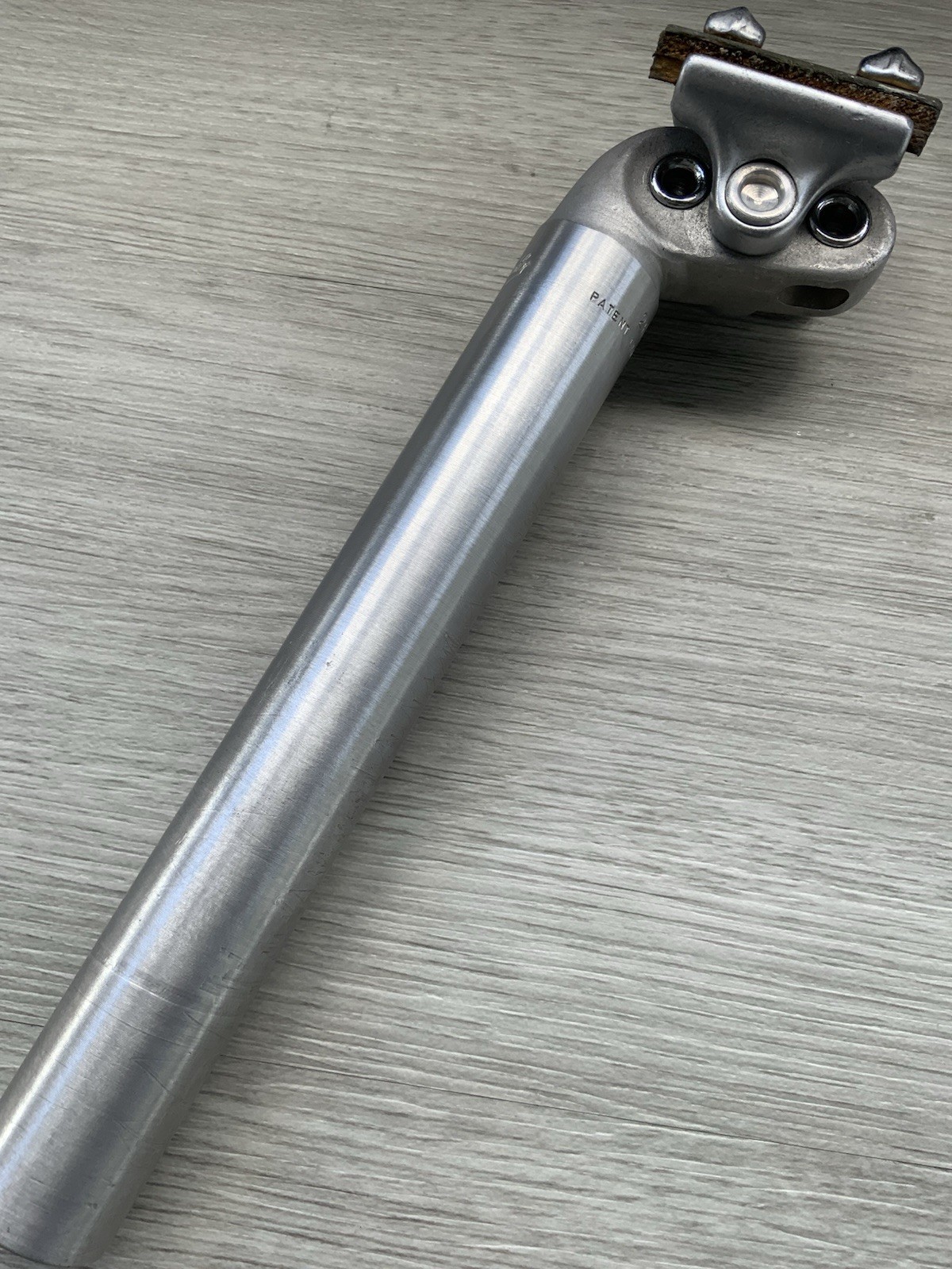 CAMPAGNOLO RECORD SEAT POST 26.4 MM 220 MM TOTAL LENGTH 330 GRAMS