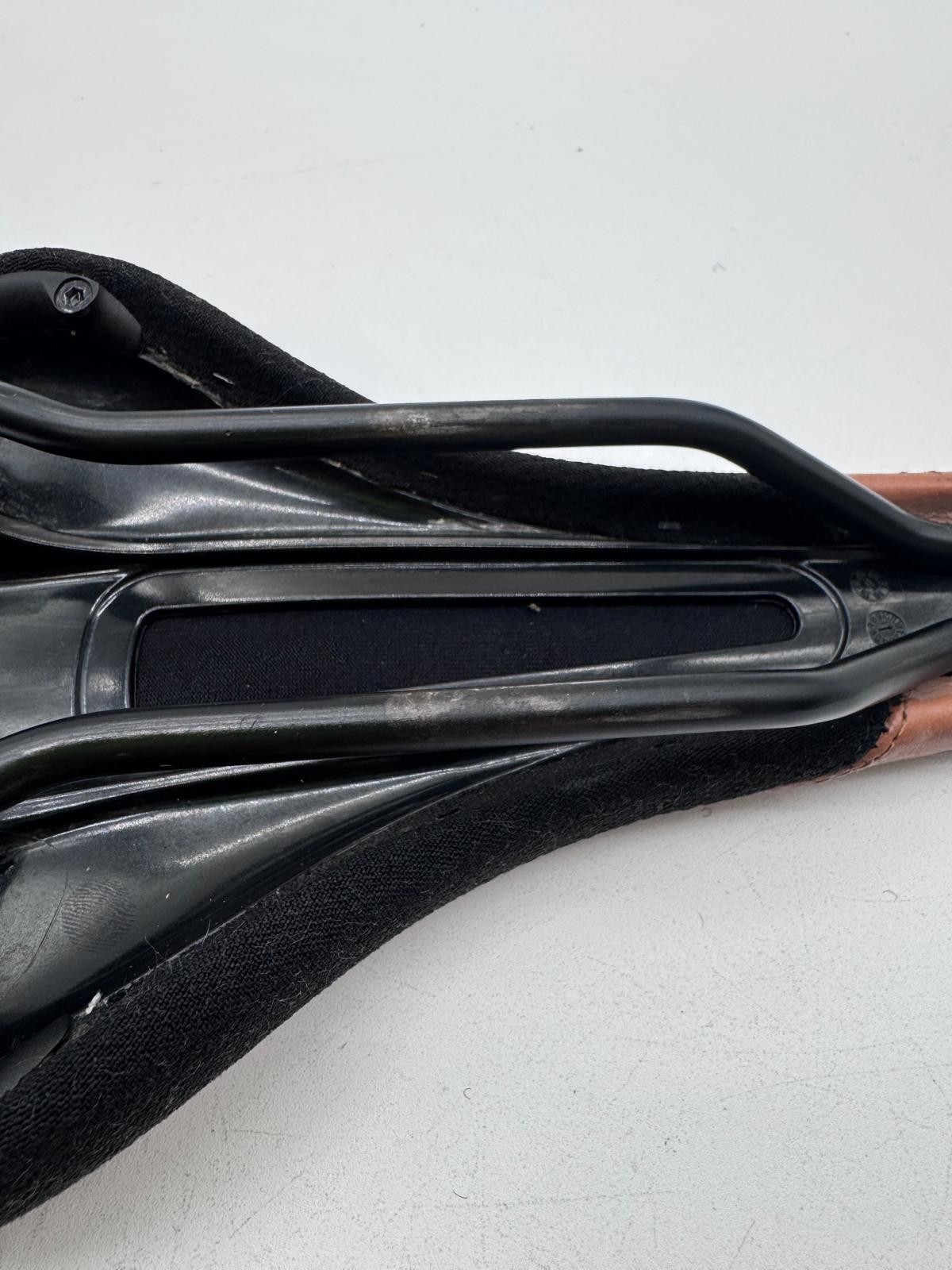 Brown SDG Saddle Sensus